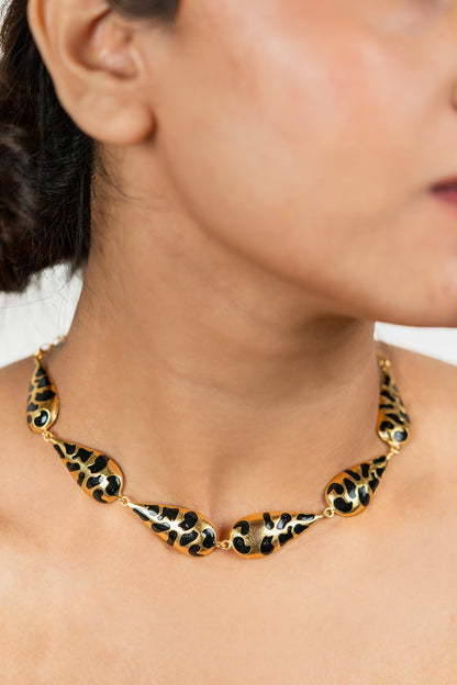 Cat Walk Glow Choker Necklace 