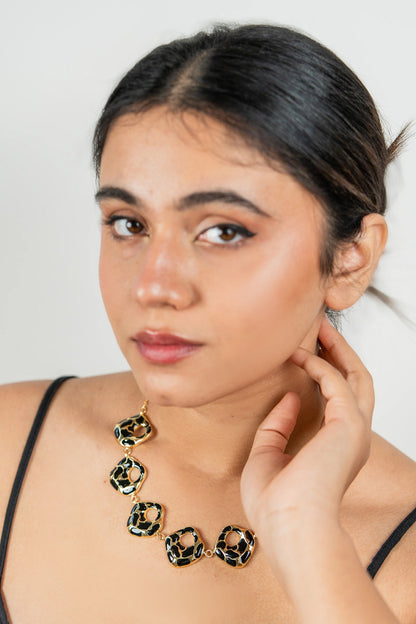 Fierce Eyes Choker Necklace 