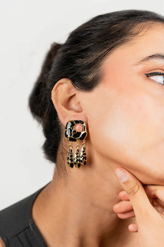 Night Hunt Earrings 