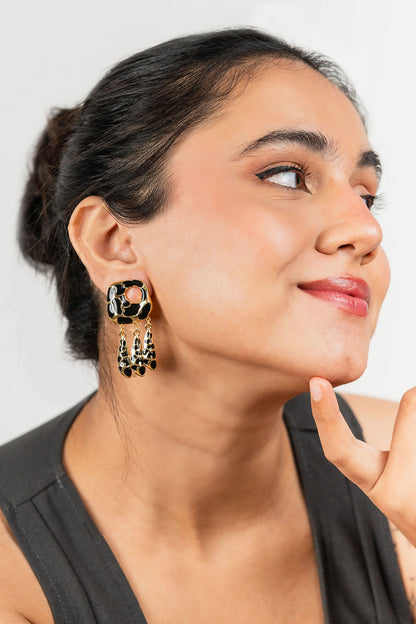Night Hunt Earrings 