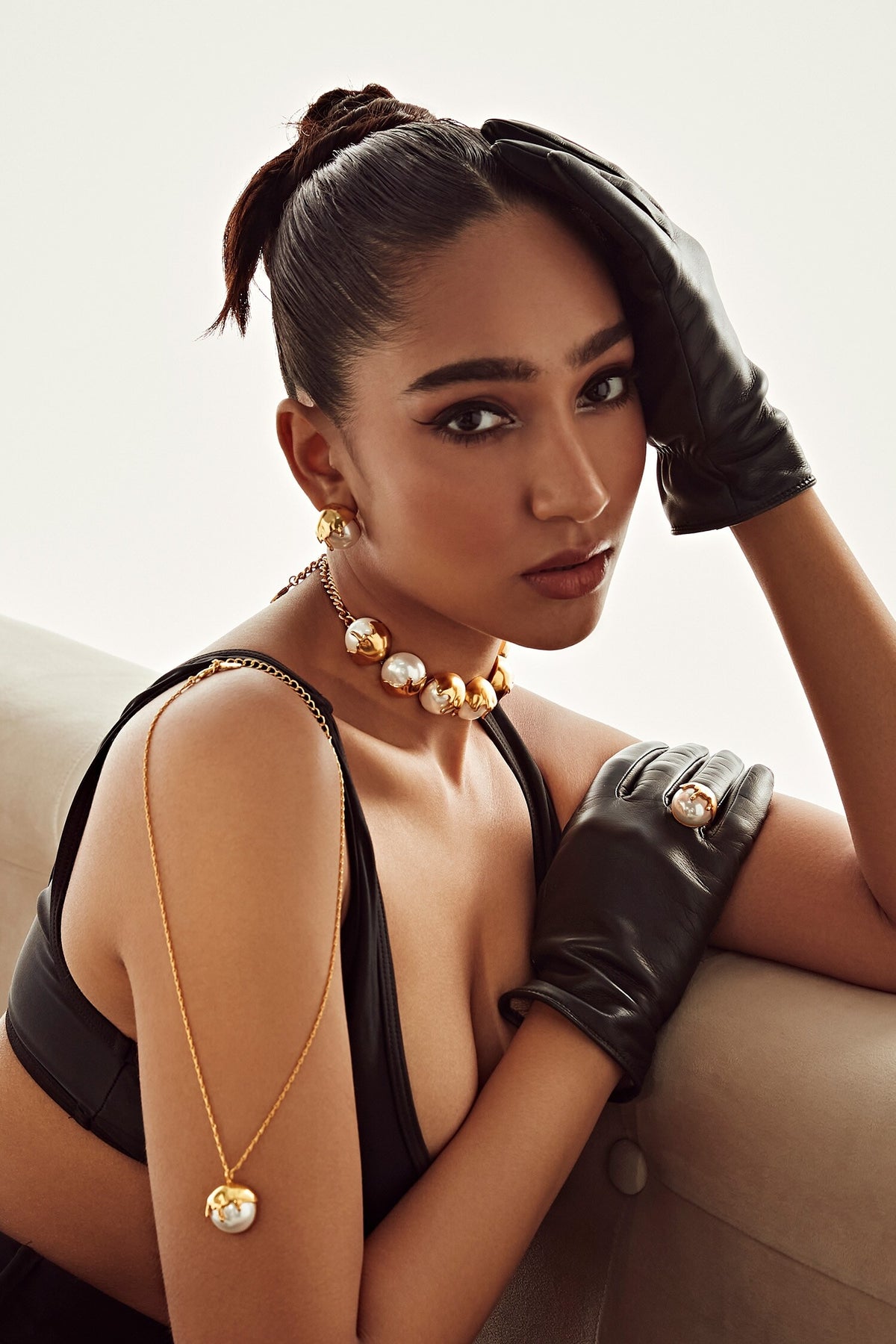 Dune Pearl Encrusted Choker 