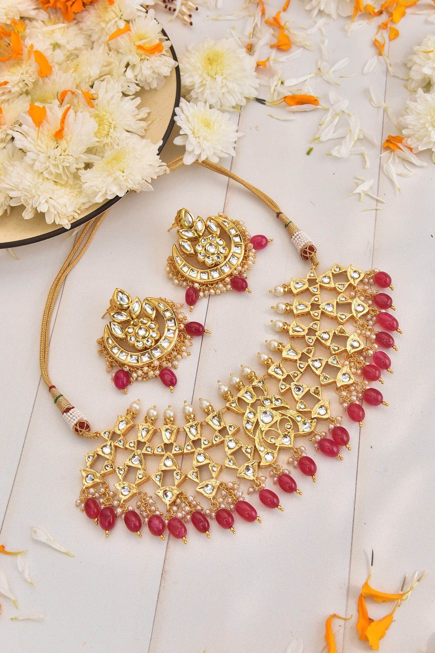 Kundan Embellished Choker Set 