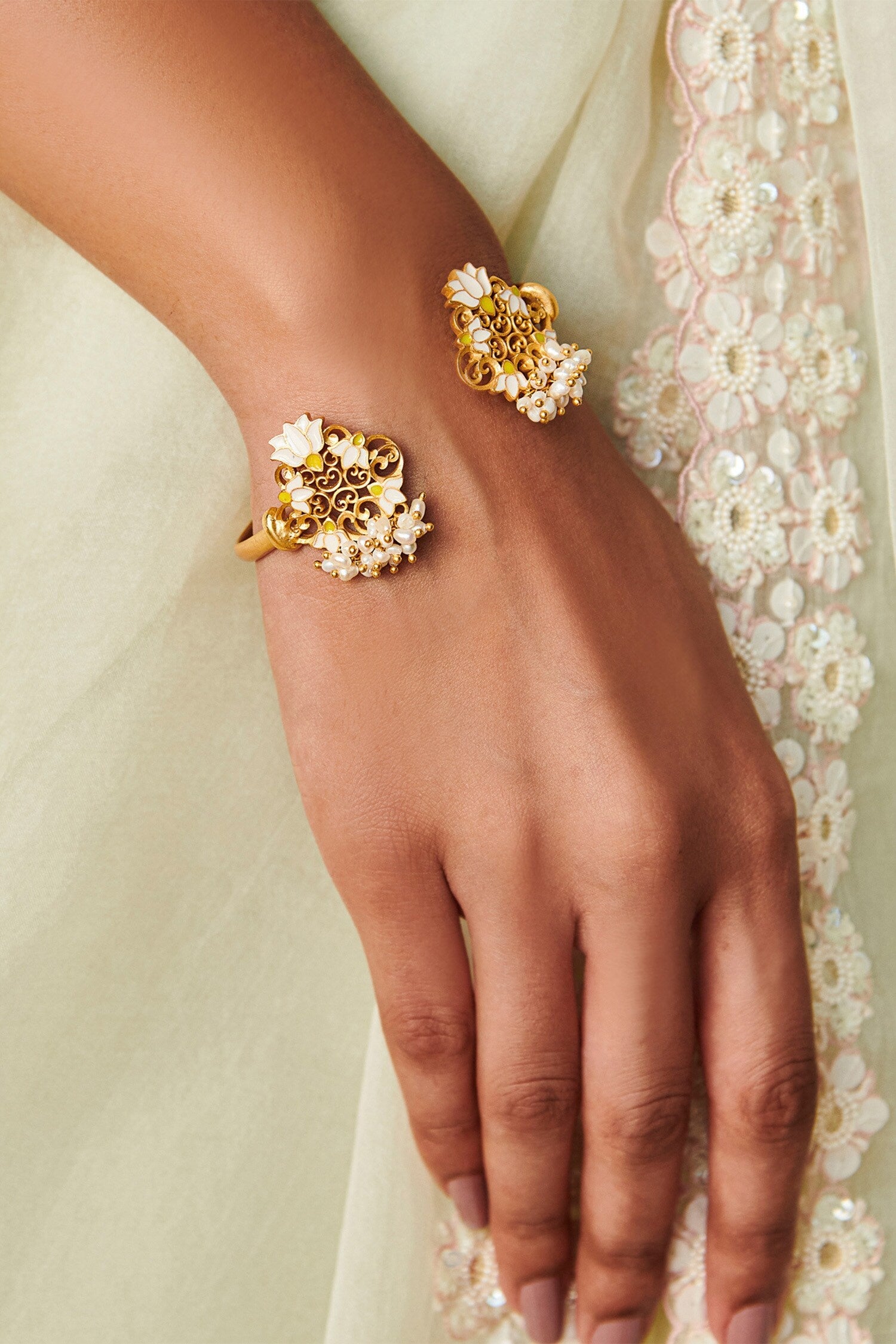 Glory Lotus Motif Cuff Bracelet 