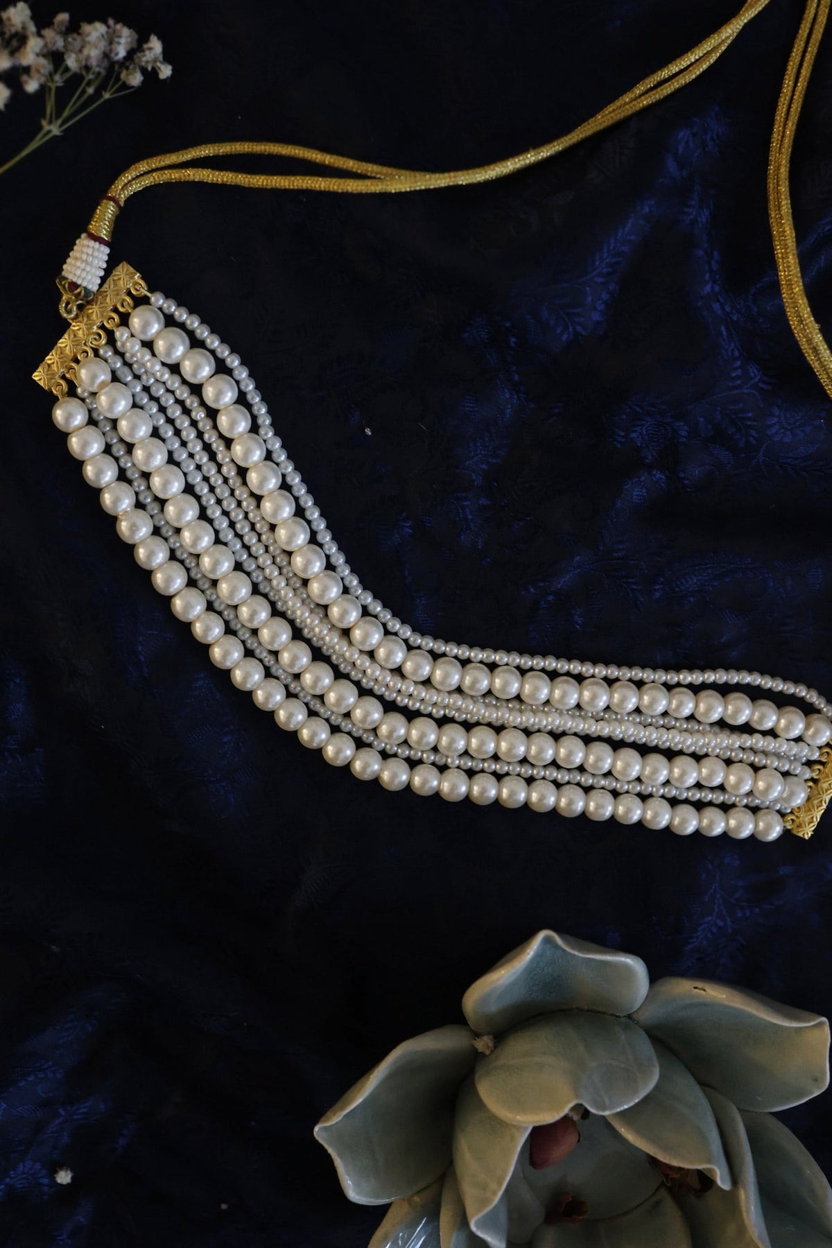 Delicate Pearl Choker Necklace 
