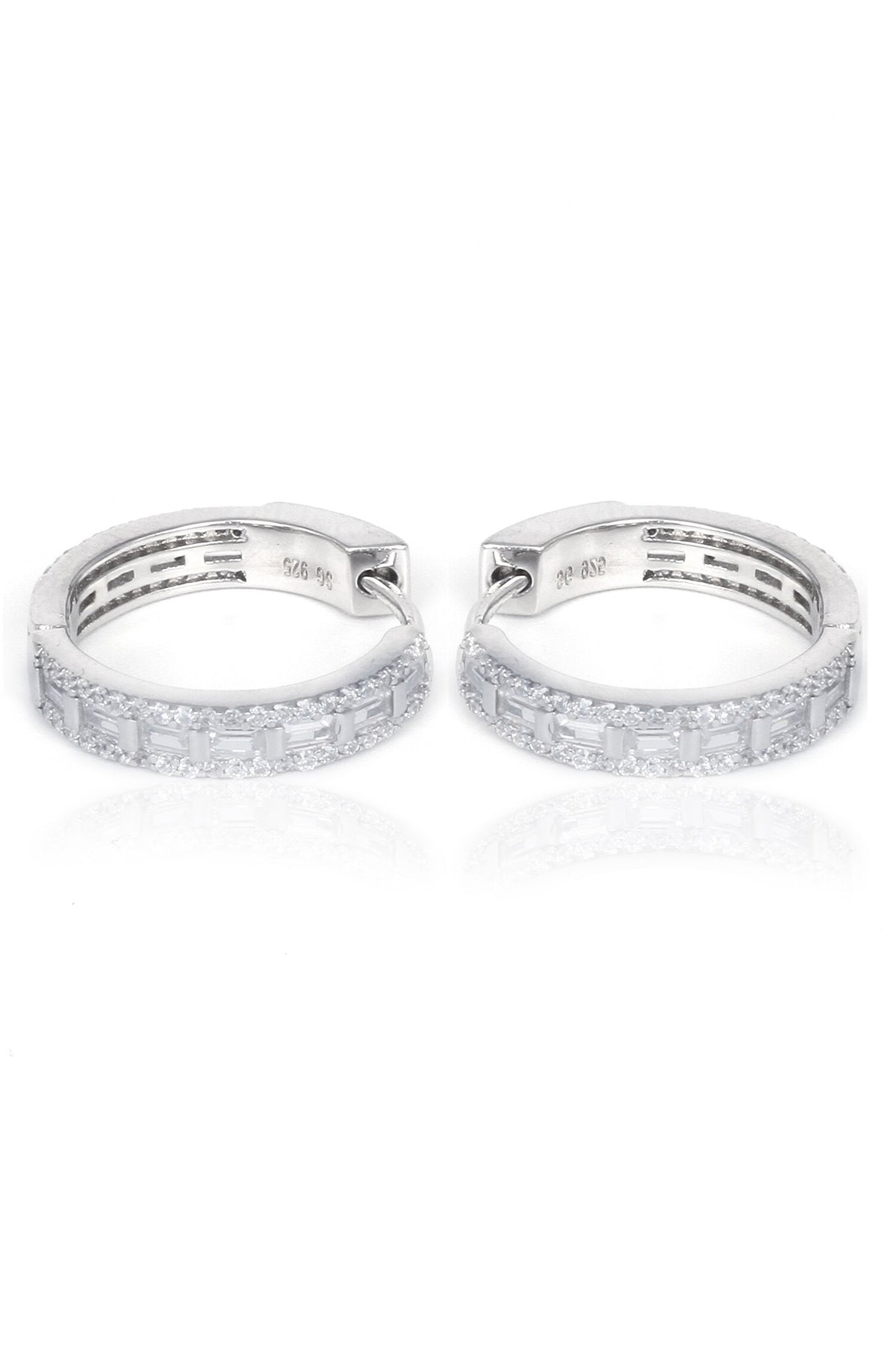 Shaya Silver Huggie 