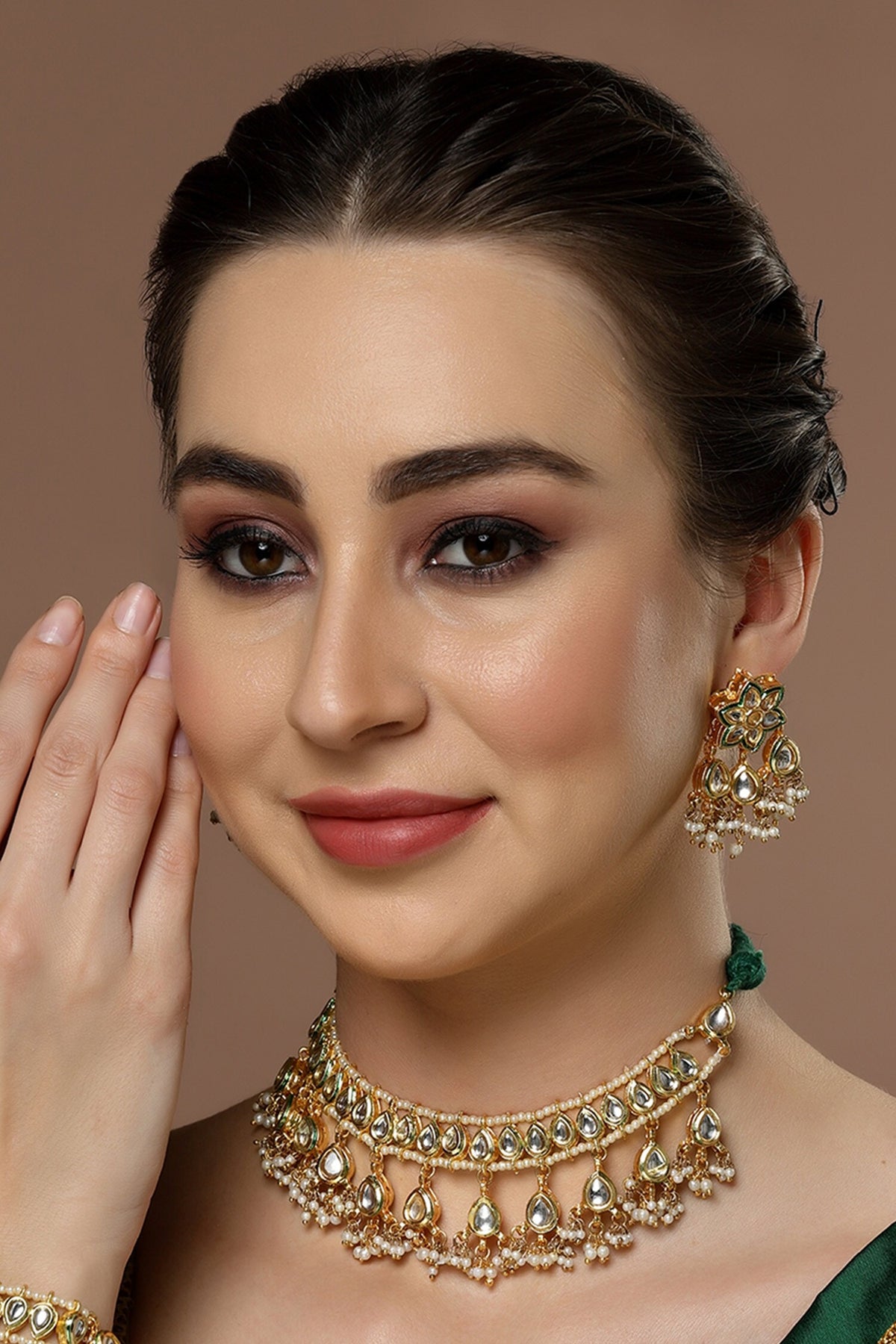 Kundan Embellished Choker 