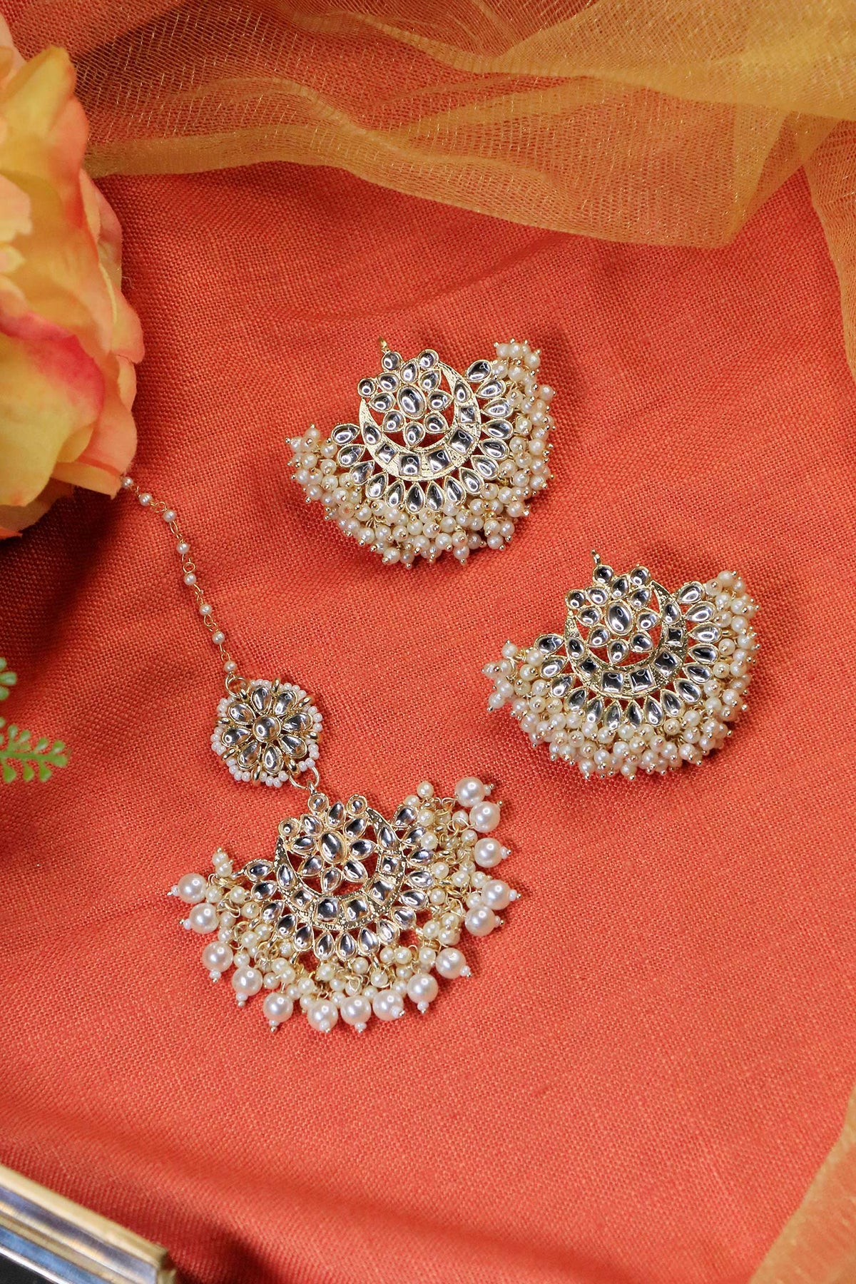 Kundan Studded Maangtikka Set 