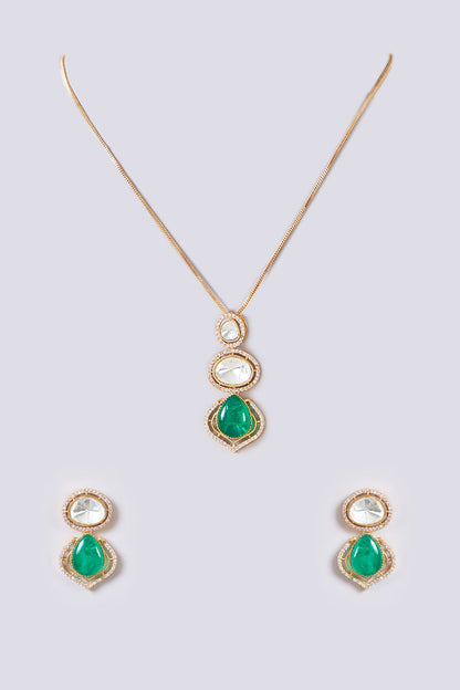 Gold Finish Kundan Polki & Green Stone Necklace Set
