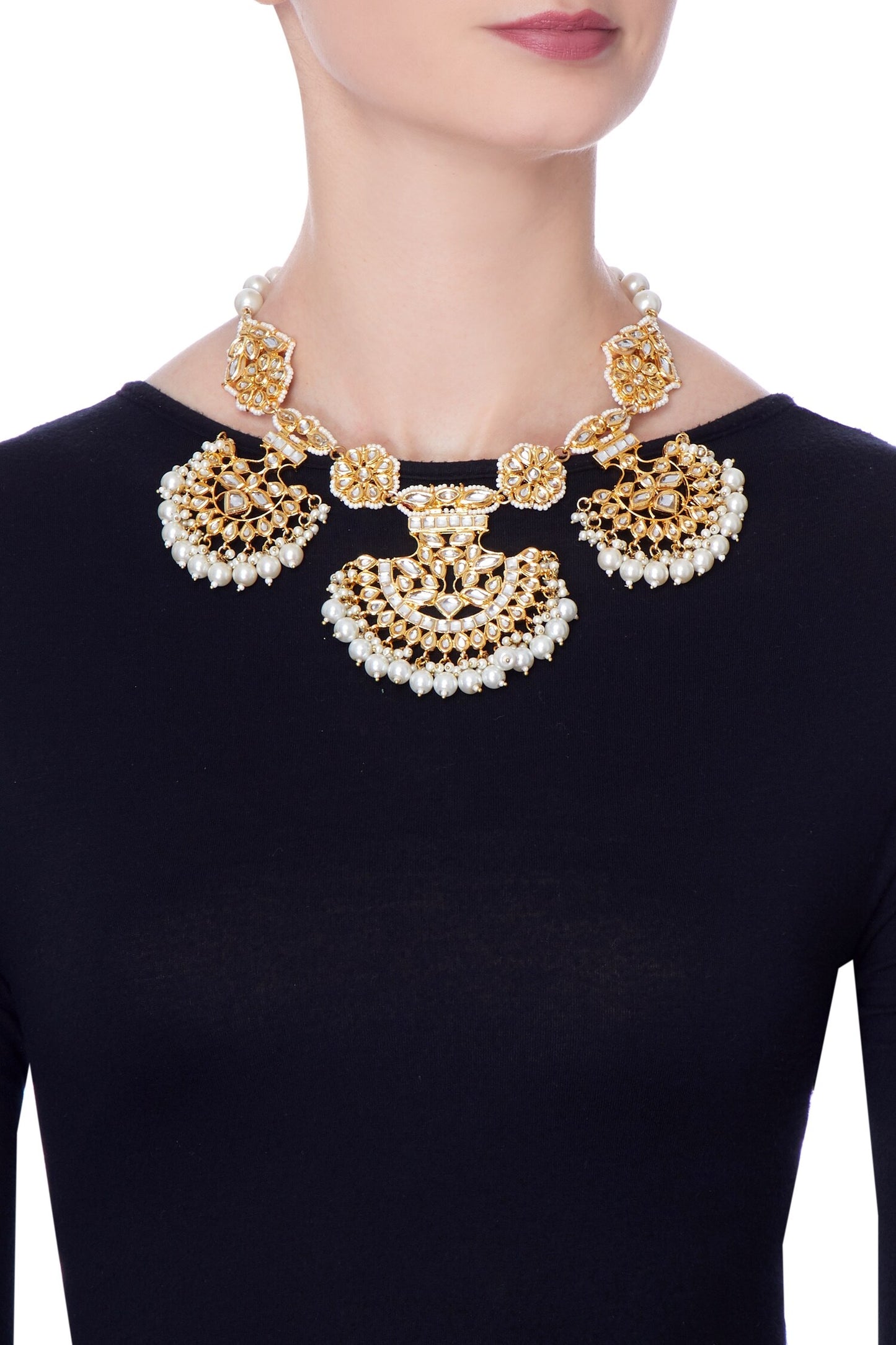 Pearl Embellished Necklace 
