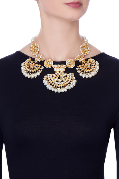 Pearl Embellished Necklace 