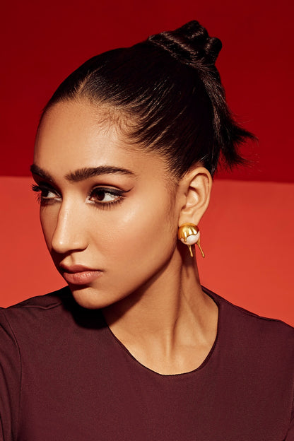Melting Pearl Encrusted Ear Studs 