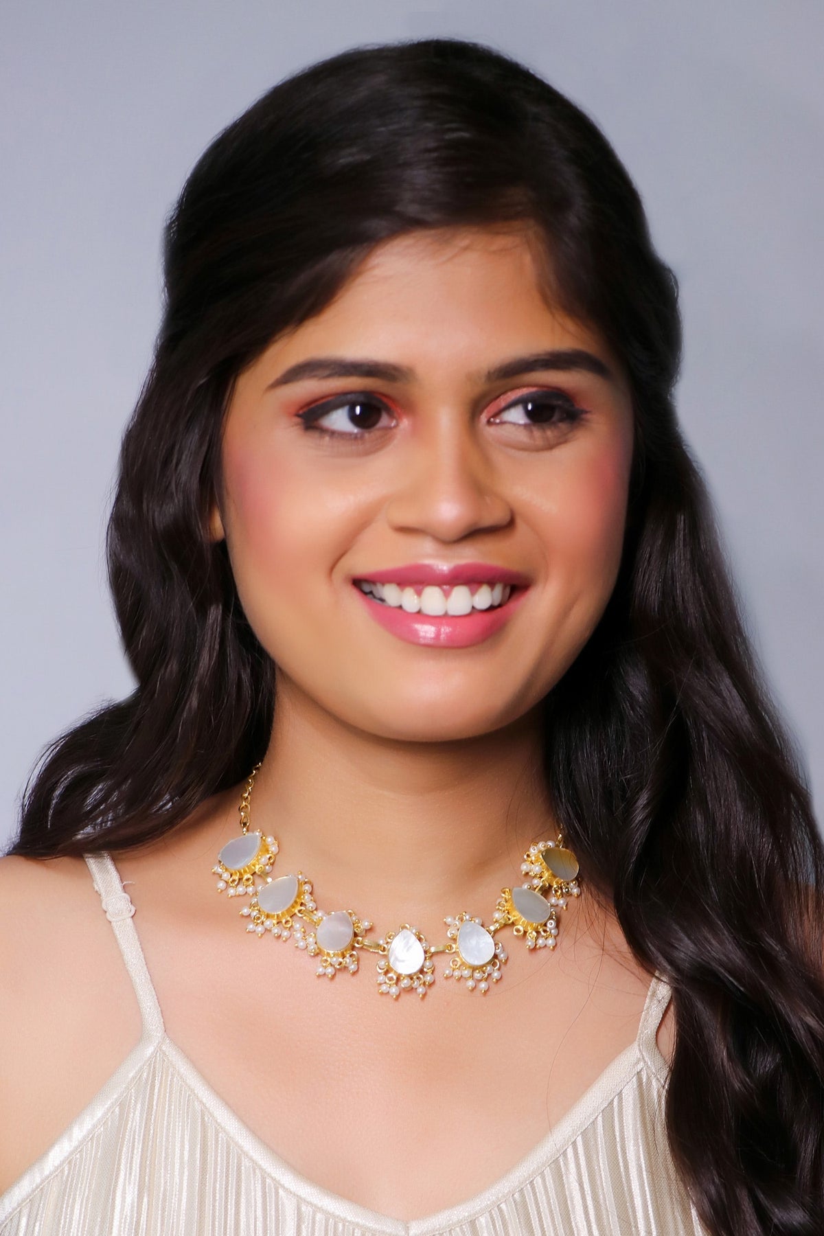 Gold Teardrop Motif Stone Necklace 
