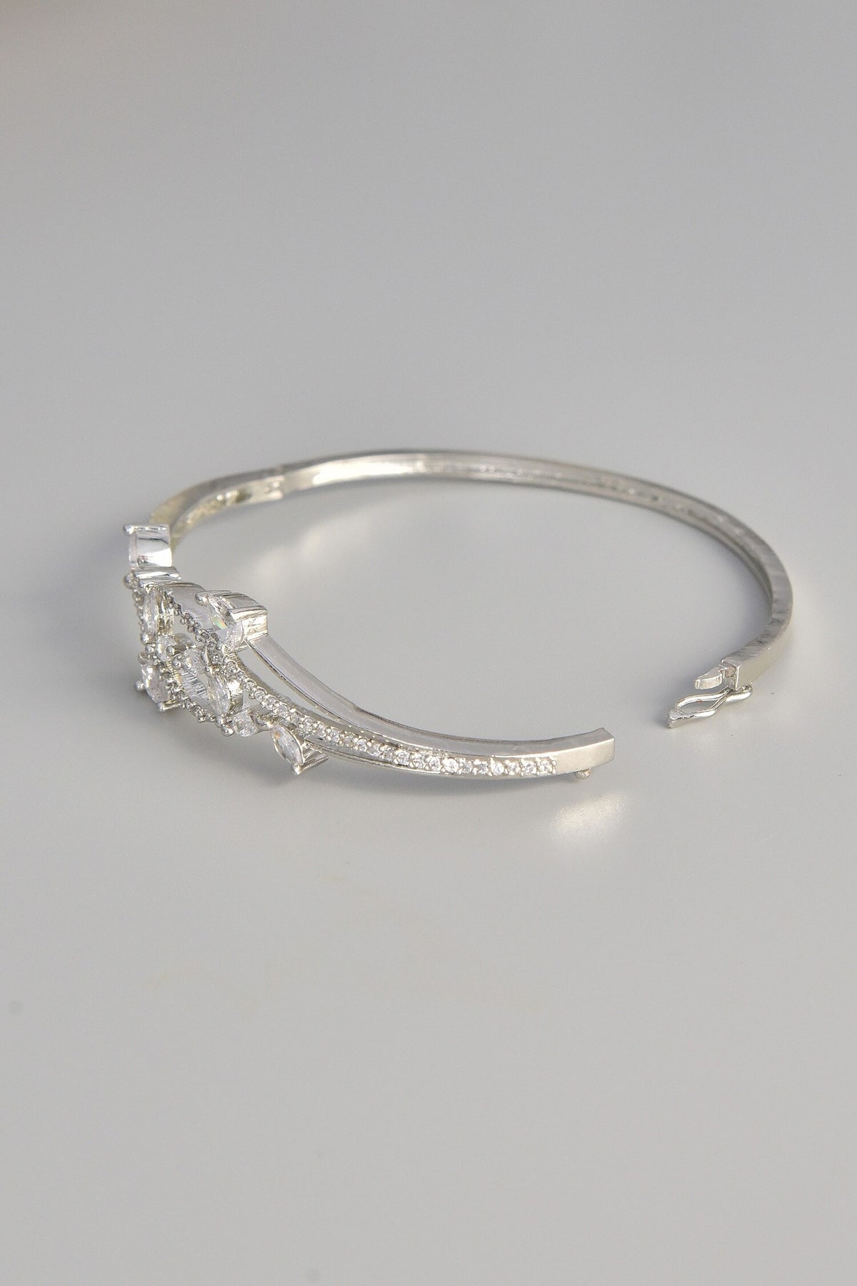 Solitaire Embellished Bracelet 