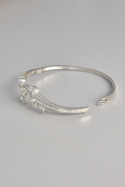 Solitaire Embellished Bracelet 