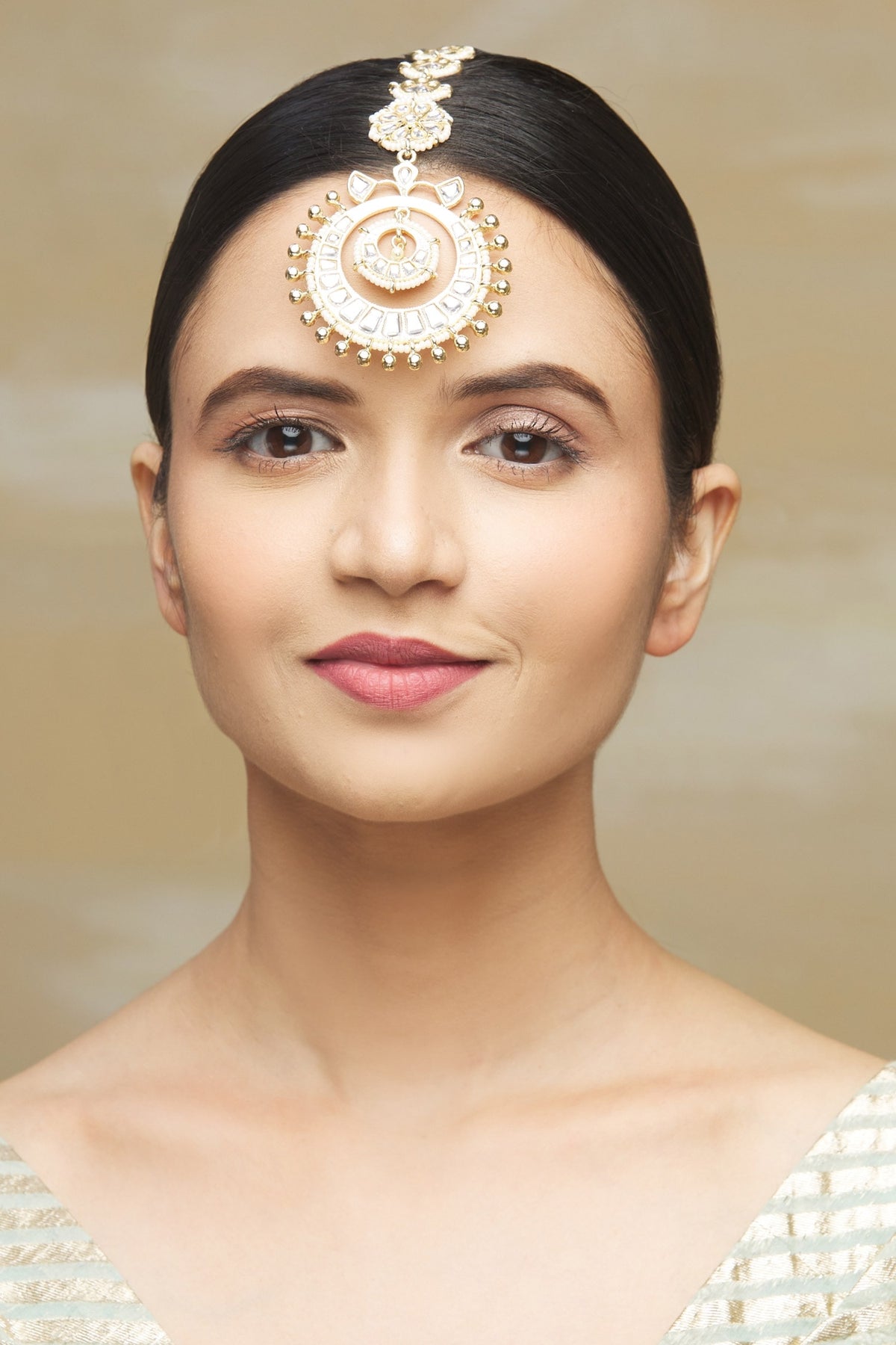 Kundan Maangtikka 