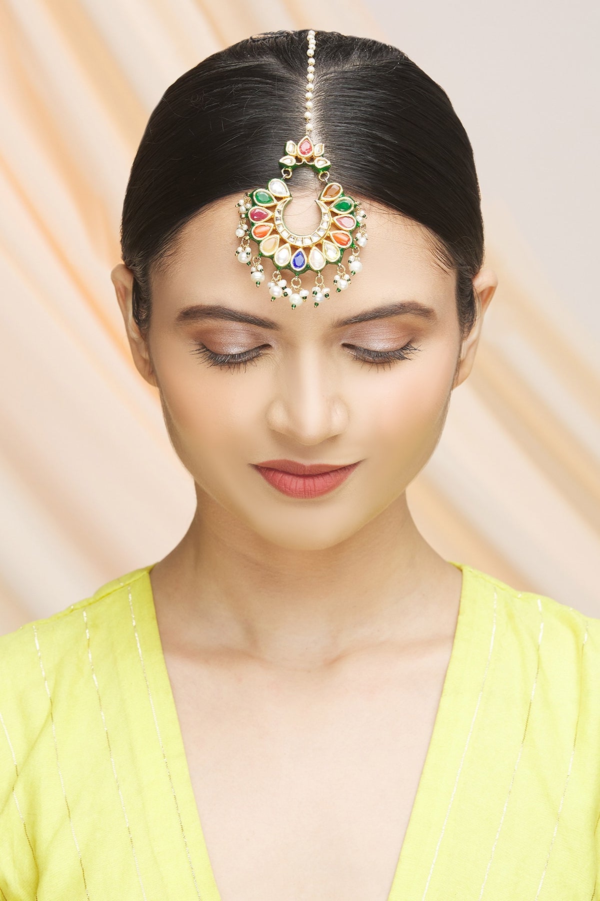 Navrattan Kundan Maangtikka 