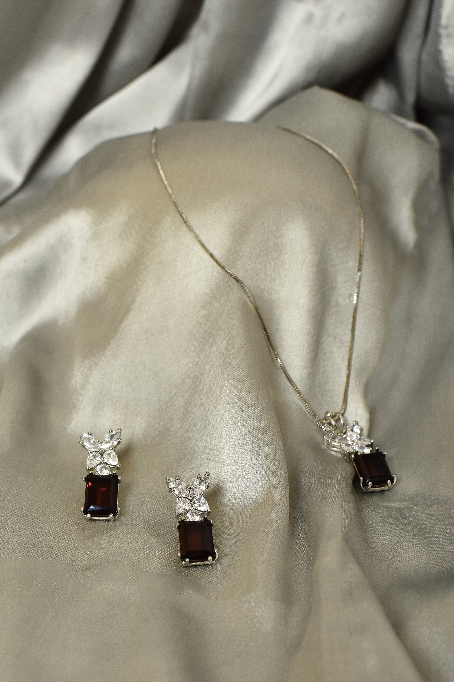 Swarovski Pendant Necklace Set 