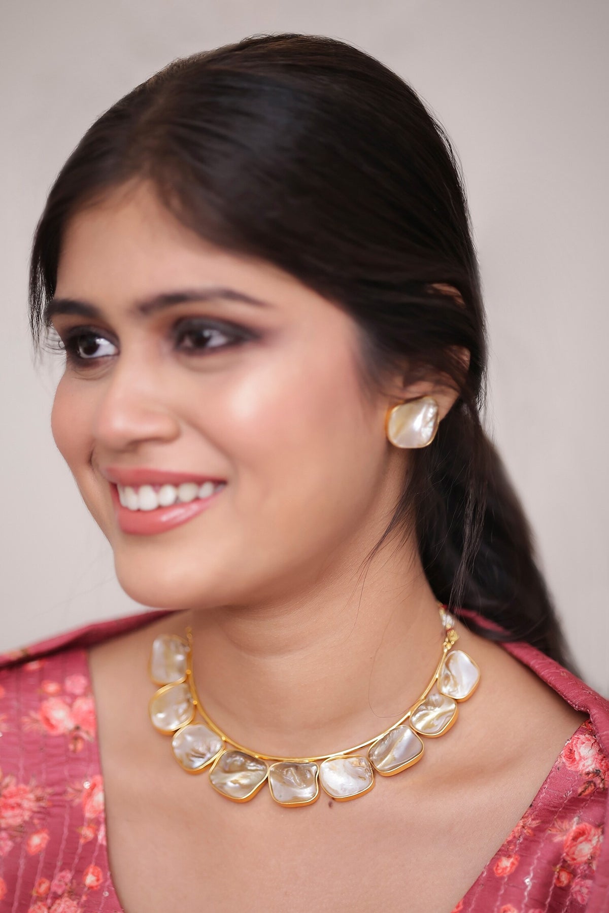 Marble Effect Pearl Choker Necklace Set 