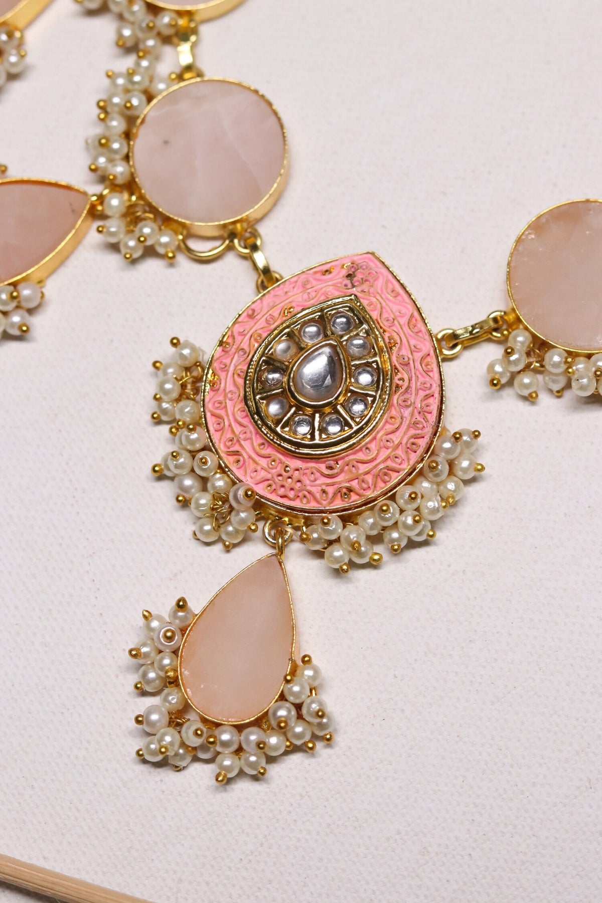 Pearl Embedded Necklace 
