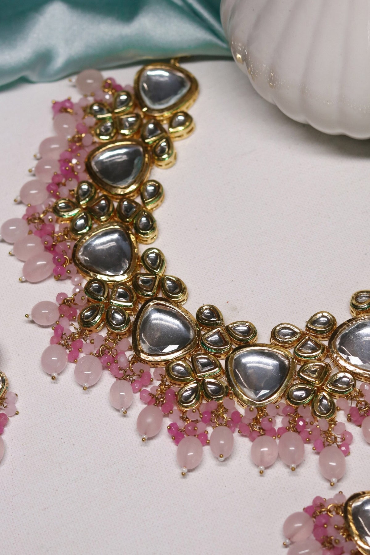 Geometric Pattern Embellished Choker Set 