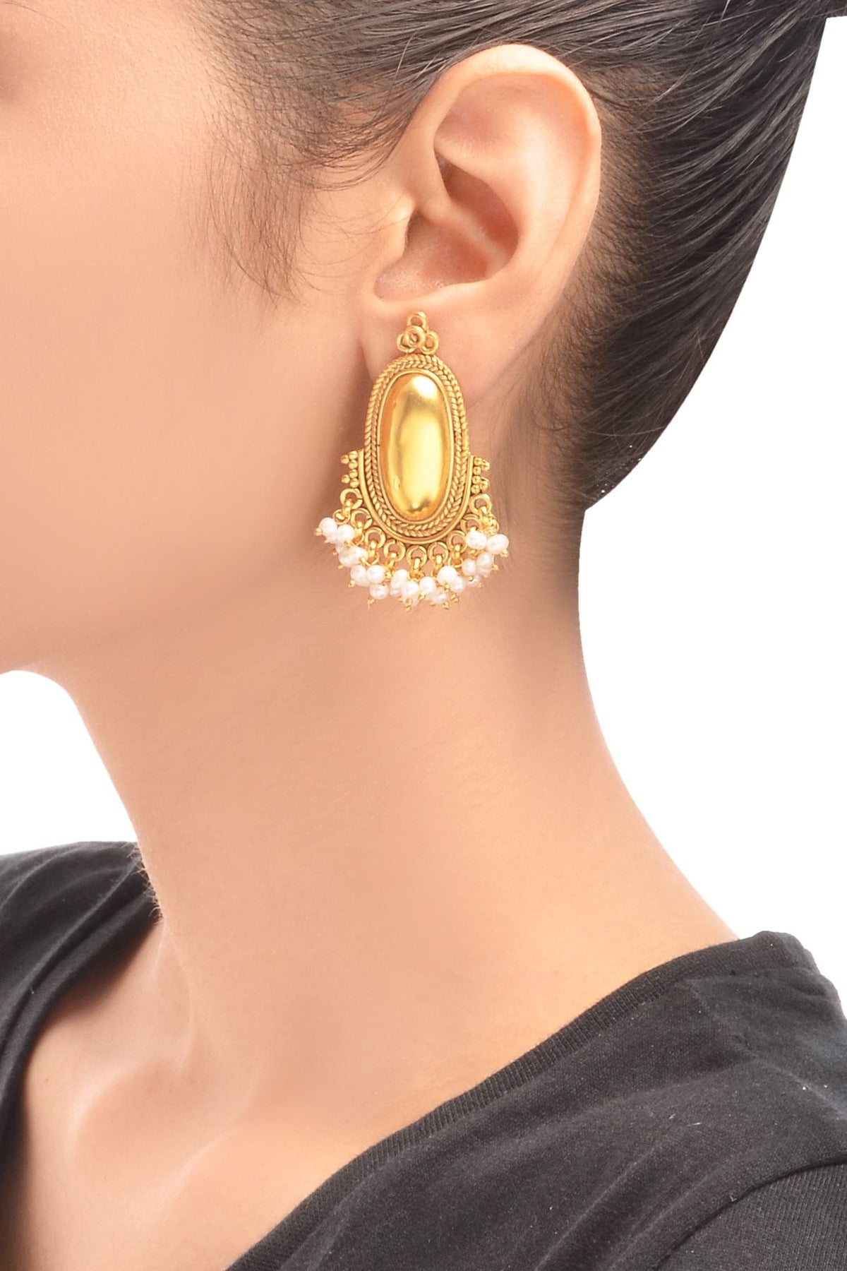 Gold plated drop earrings with pearls 