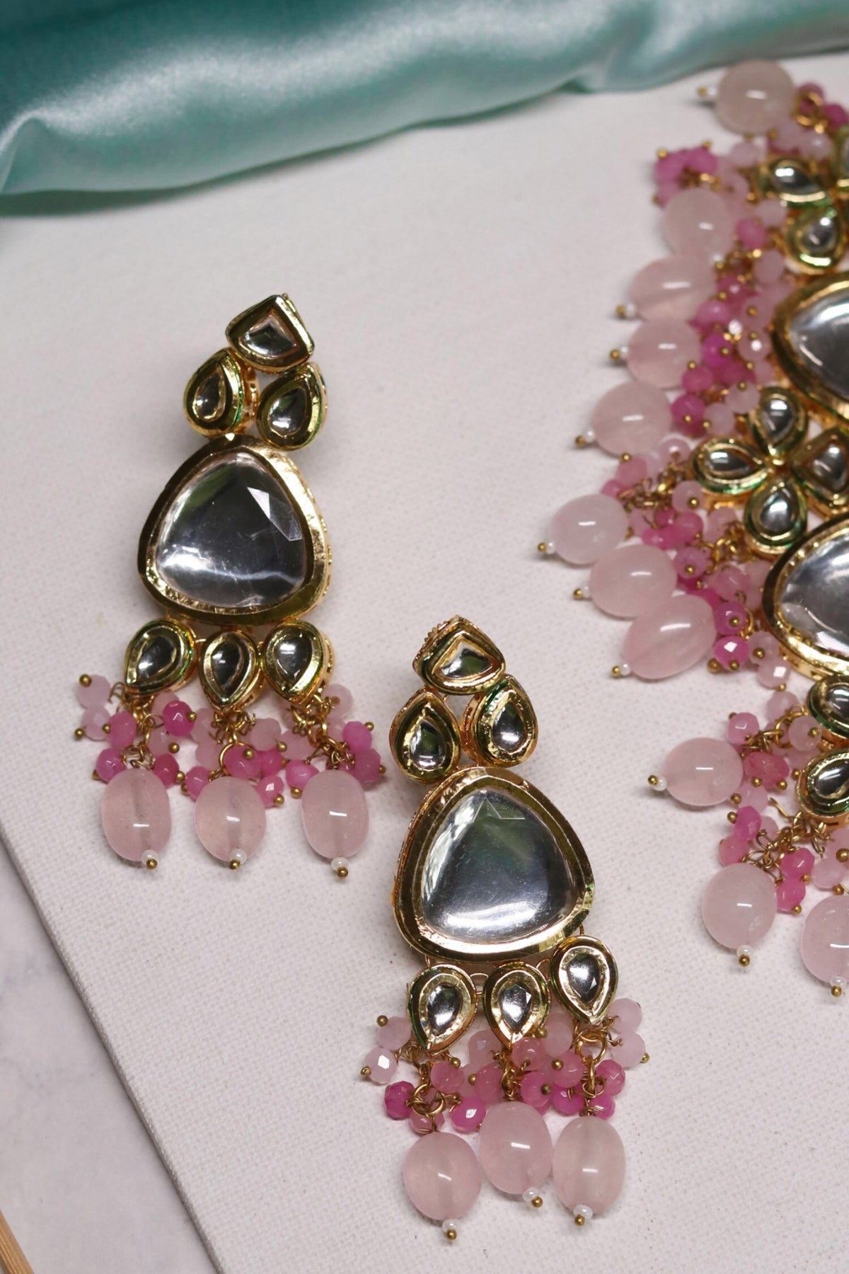 Geometric Pattern Embellished Choker Set 