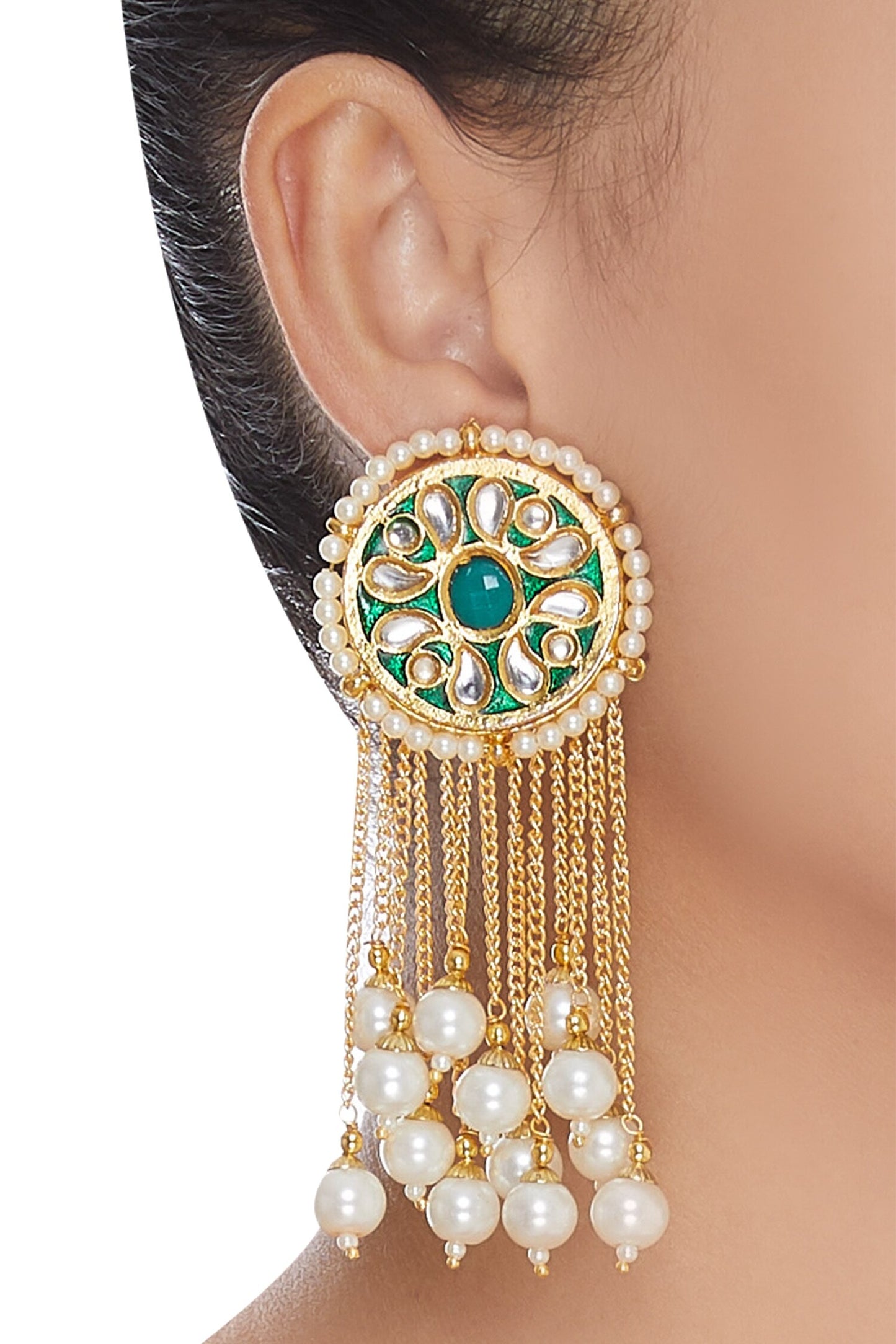 Dangling earrings with circular head 