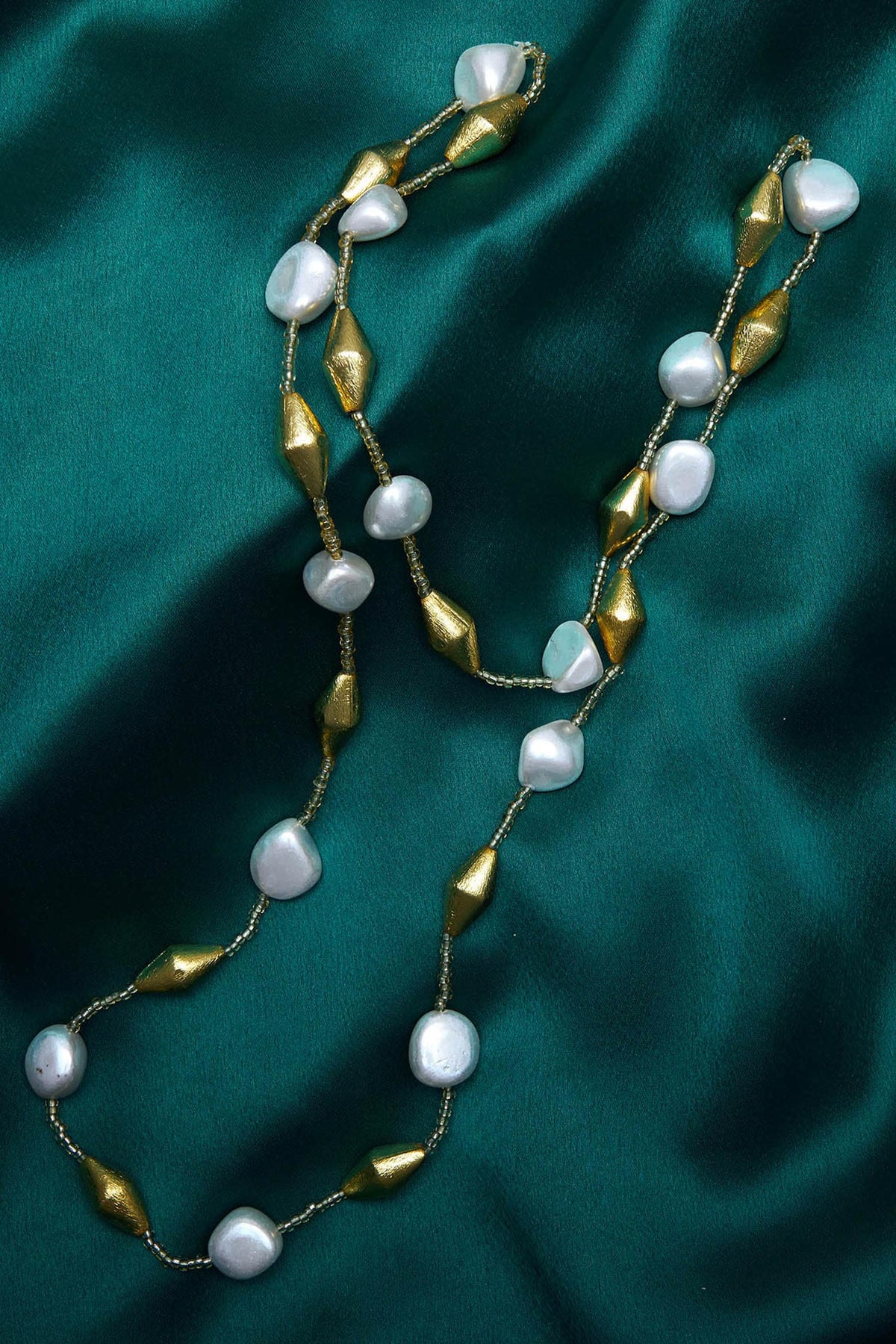 Shell pearl necklace 