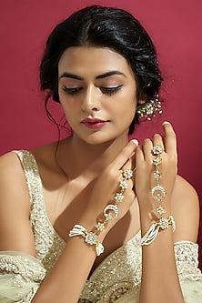 Gold Finish White Kundan Polki Hathphool (Set Of 2)