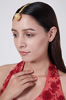 Gold Finish Maang Tikka In Sterling Silver