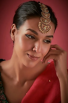 Gold Finish Maang Tikka In Sterling Silver