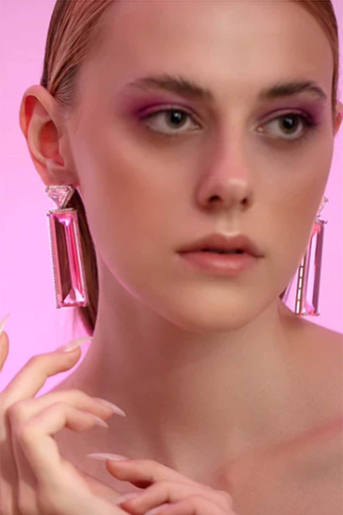 White Finish Zircon Earring In Brass