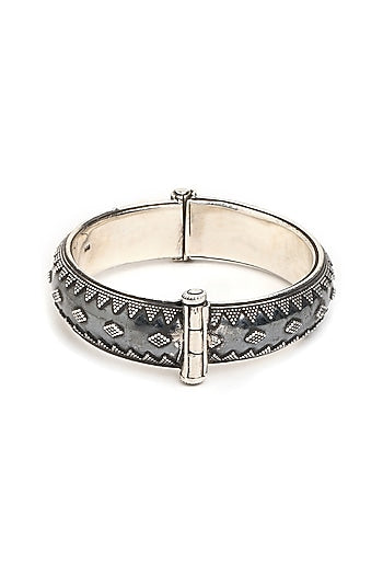 Silver Finish Rawa Work Kada In Sterling Silver
