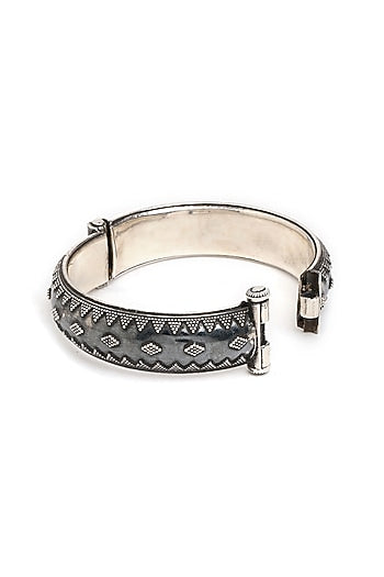 Silver Finish Rawa Work Kada In Sterling Silver