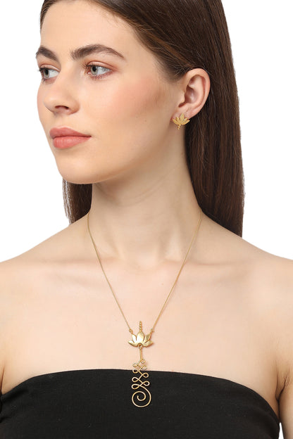Gold Plated Floral Necklace In Sterling Silver