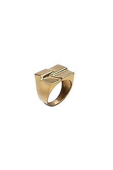 Gold Finish Plateau Ring In Brass