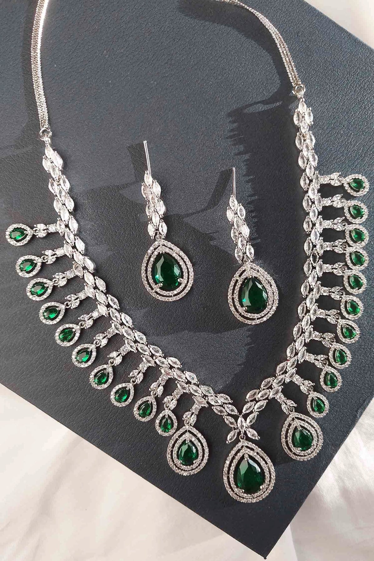 White Finish Zircon & Green Stone Necklace Set
