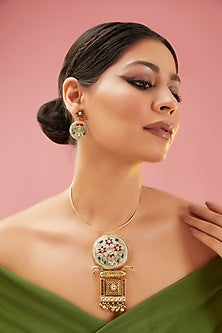 Gold Finish Kundan Polki & Mother Of Pearl Necklace Set