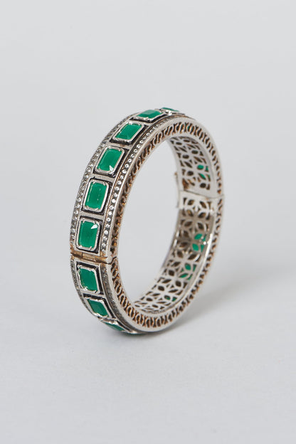 Two-Tone Finish Green Stone Bangle (Set of 1)