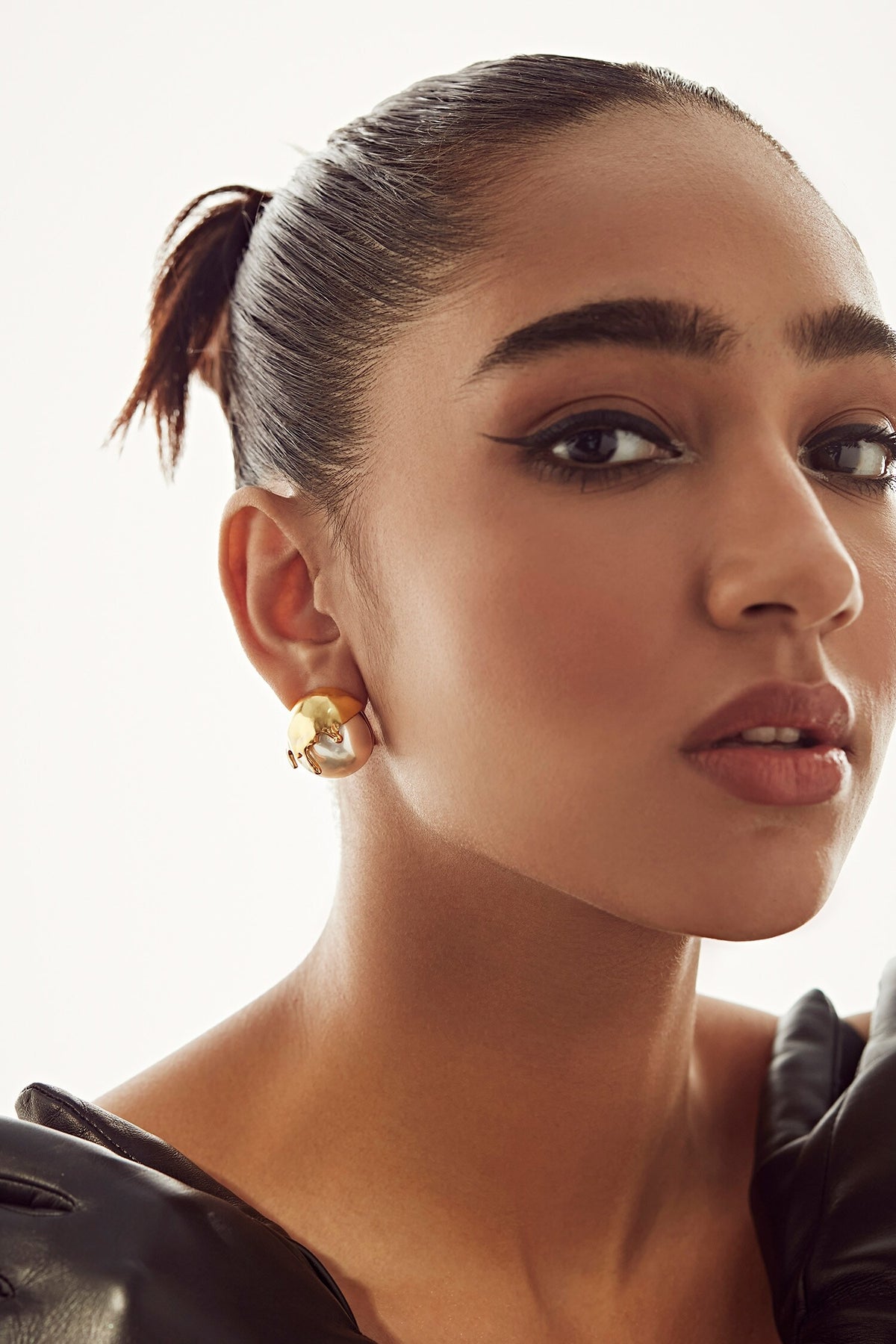 Dune Pearl Encrusted Ear Studs 