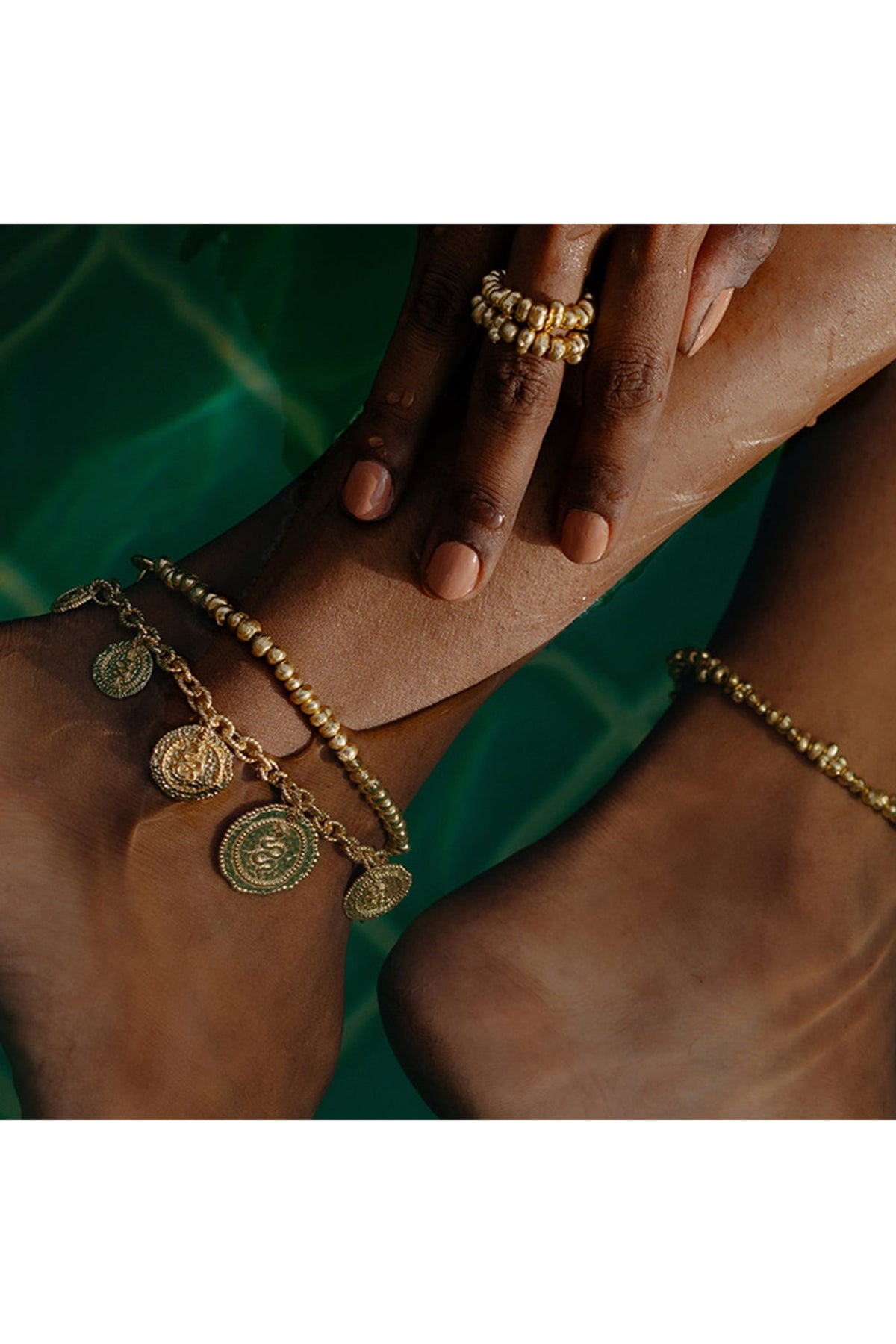 Gold Finish Medallions Embossed Serpent Anklet