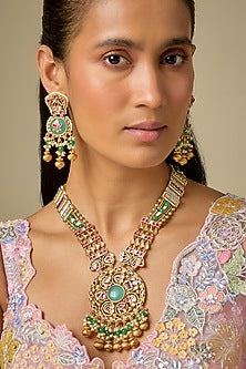 Gold Finish Emerald Stone & Uncut Zircon Pendant Necklace Set