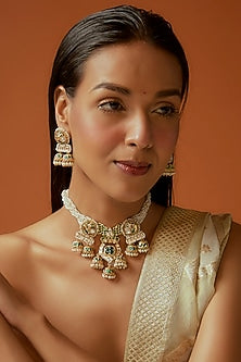 Gold Finish Pearl & Emerald Temple Choker Necklace Set