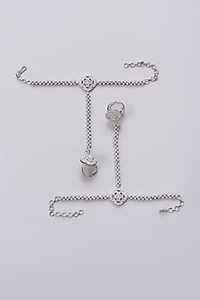 White Finish Zircon Hathphools (Set Of 2)