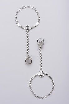 White Finish Zircon Hathphools (Set Of 2)