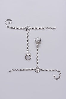 White Finish Zircon Hathphools (Set Of 2)