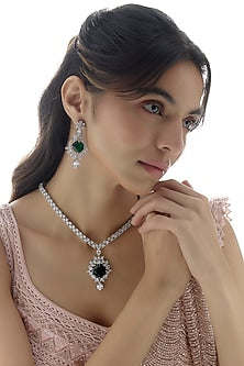 White Finish Emerald Stone Necklace Set