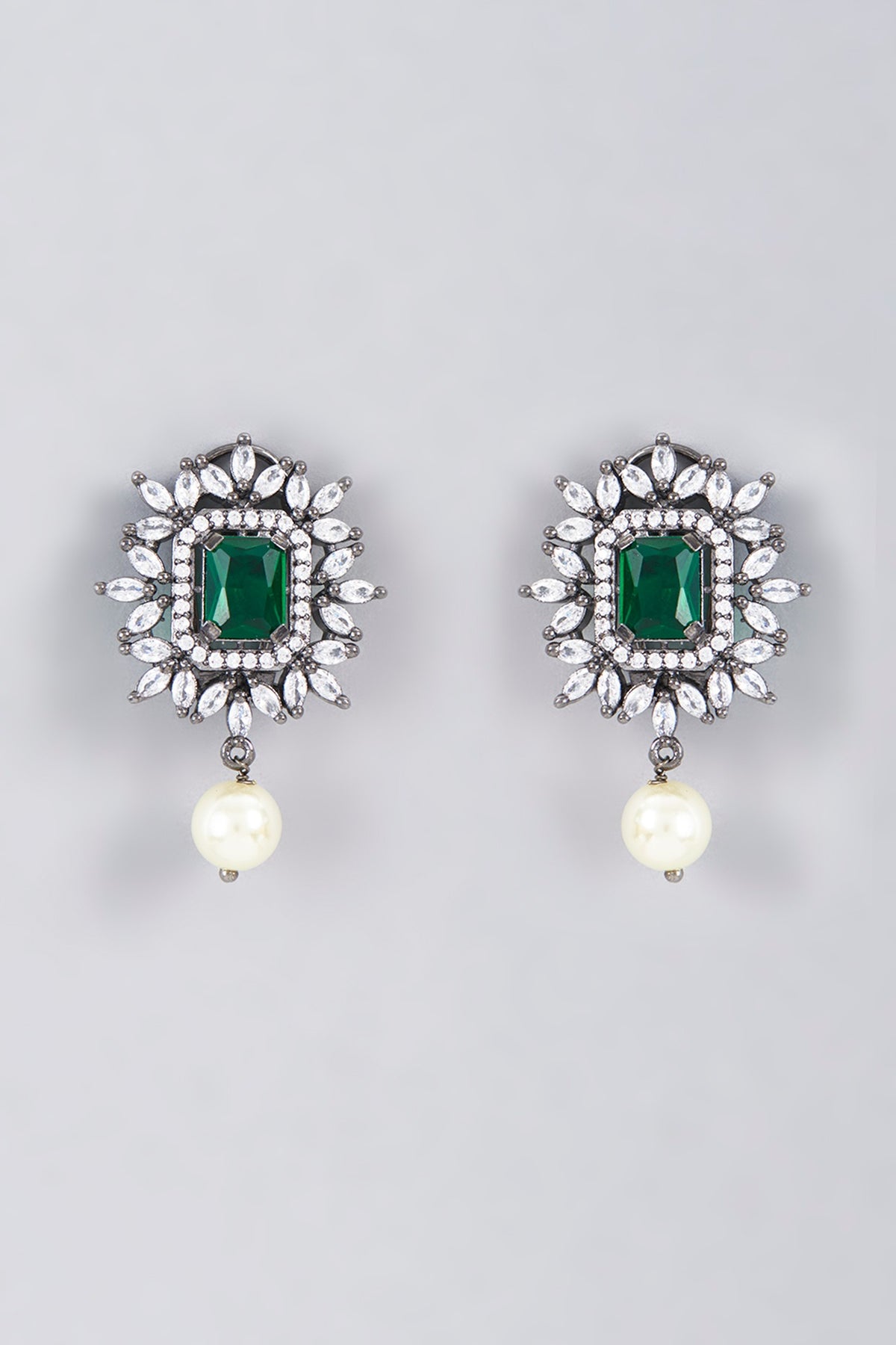 White Finish Green Stone & Pearl Necklace Set