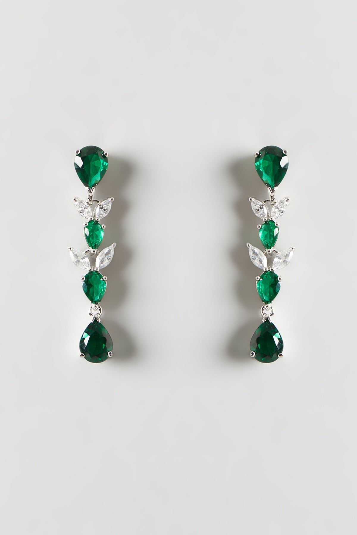 White Finish Emerald & Zircon Necklace Set