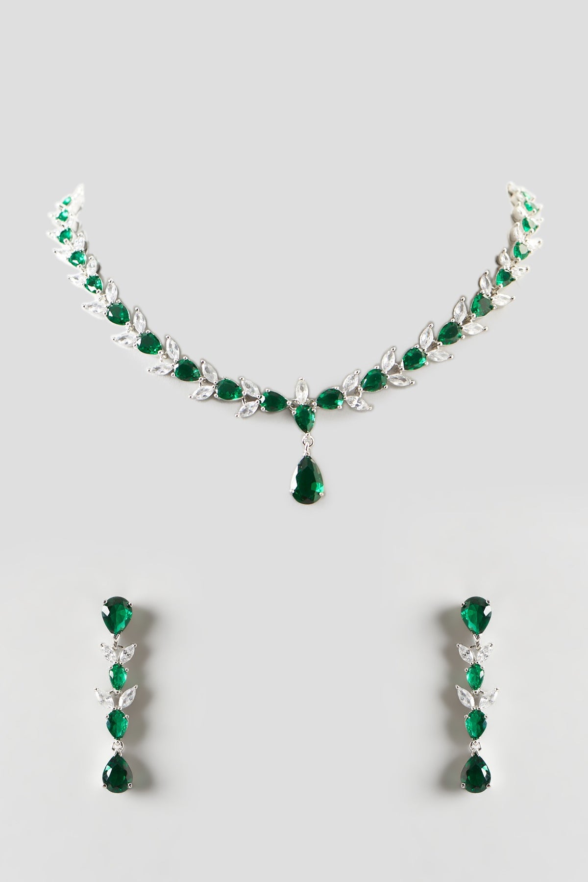 White Finish Emerald & Zircon Necklace Set